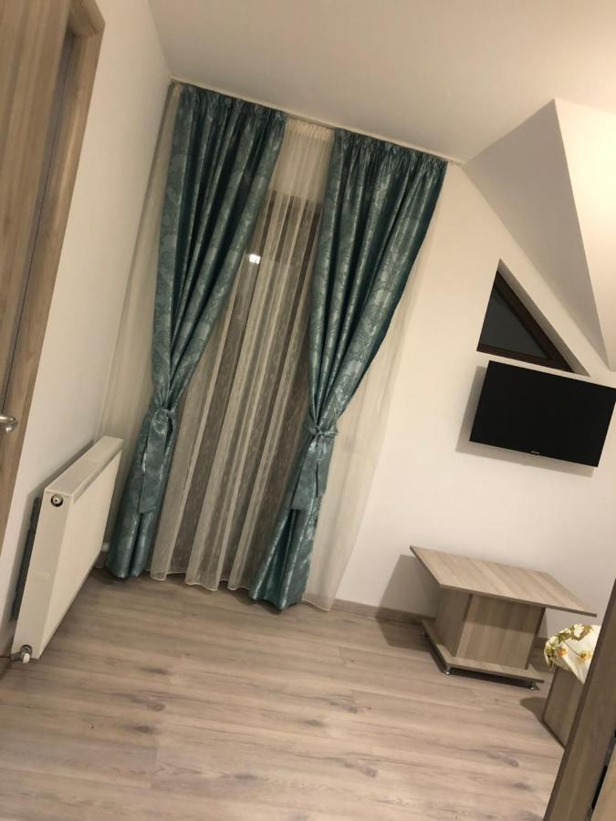 فندق New House Curtea de Argeş المظهر الخارجي الصورة