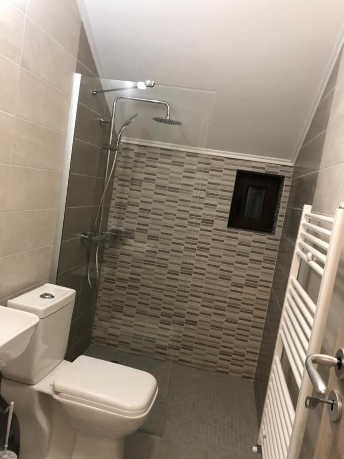 فندق New House Curtea de Argeş المظهر الخارجي الصورة