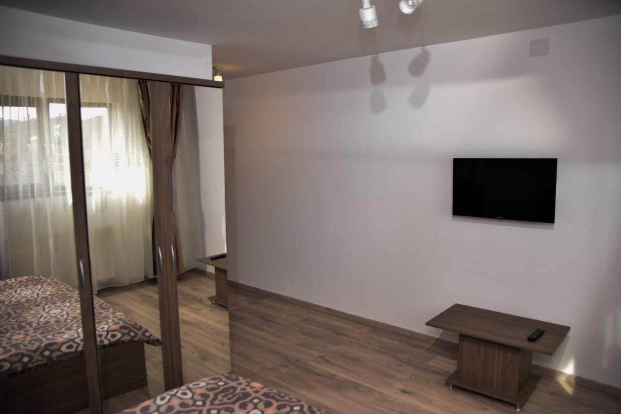 فندق New House Curtea de Argeş المظهر الخارجي الصورة